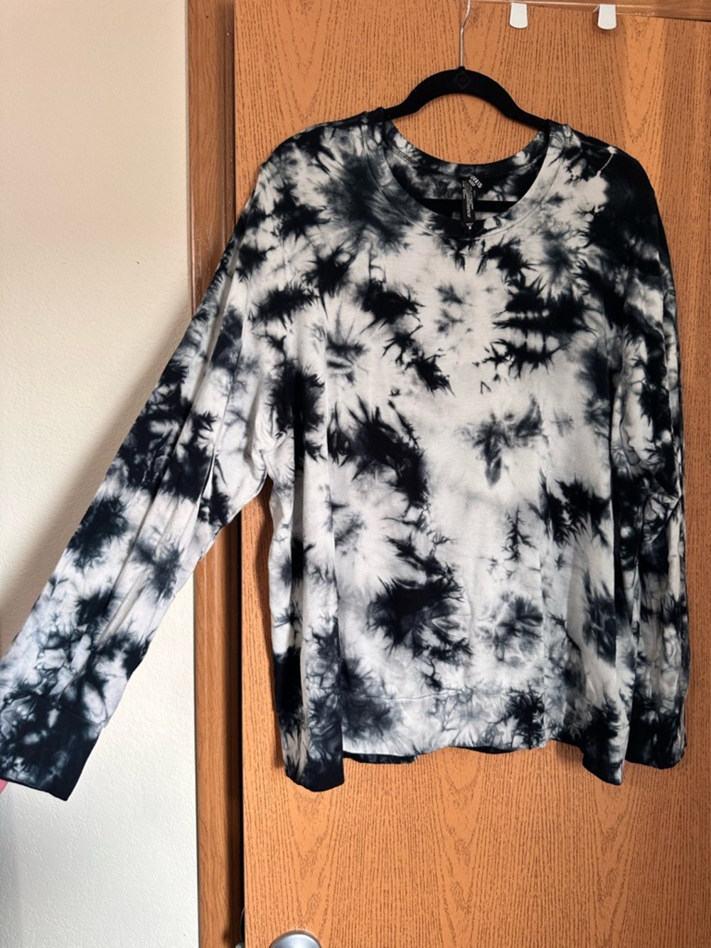torrid Navy Blue & White Tie-Dye Long Sleeve Top